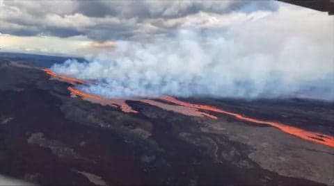 
                Kilauea Yanardağı Yeniden Lav Püskürtüyor
            