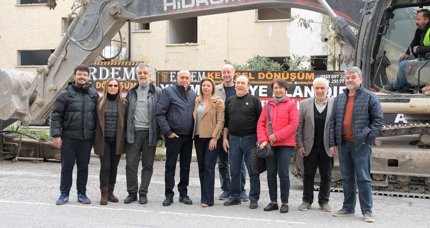 İzmir'in En Büyük Kentsel Dönüşüm Projesinde Yıkım Başladı