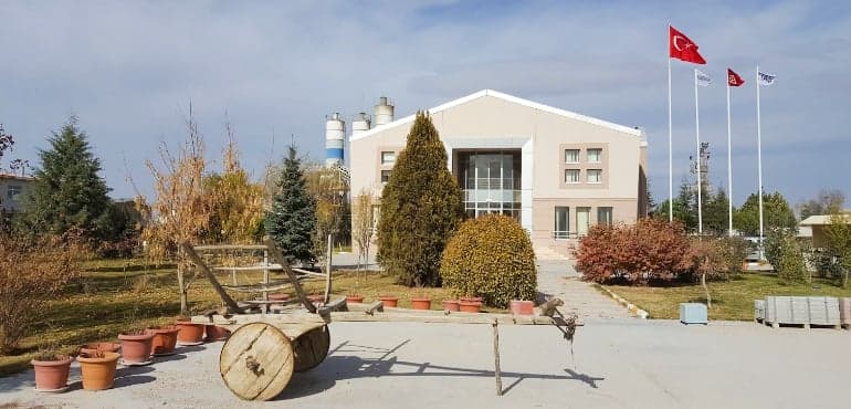 Türk İnşaat Devi İflasın Eşiğinde