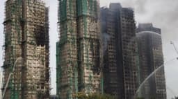 
                Hong Kong'daki Yangında Hayatını Kaybedenlerin Sayısı 128’e Yükseldi
            